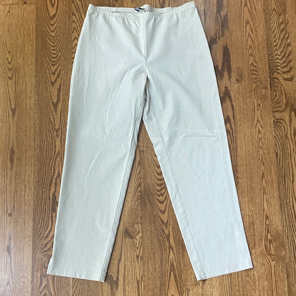 Eileen Fisher size small cotton spandex pull on ankle fit cream pants
